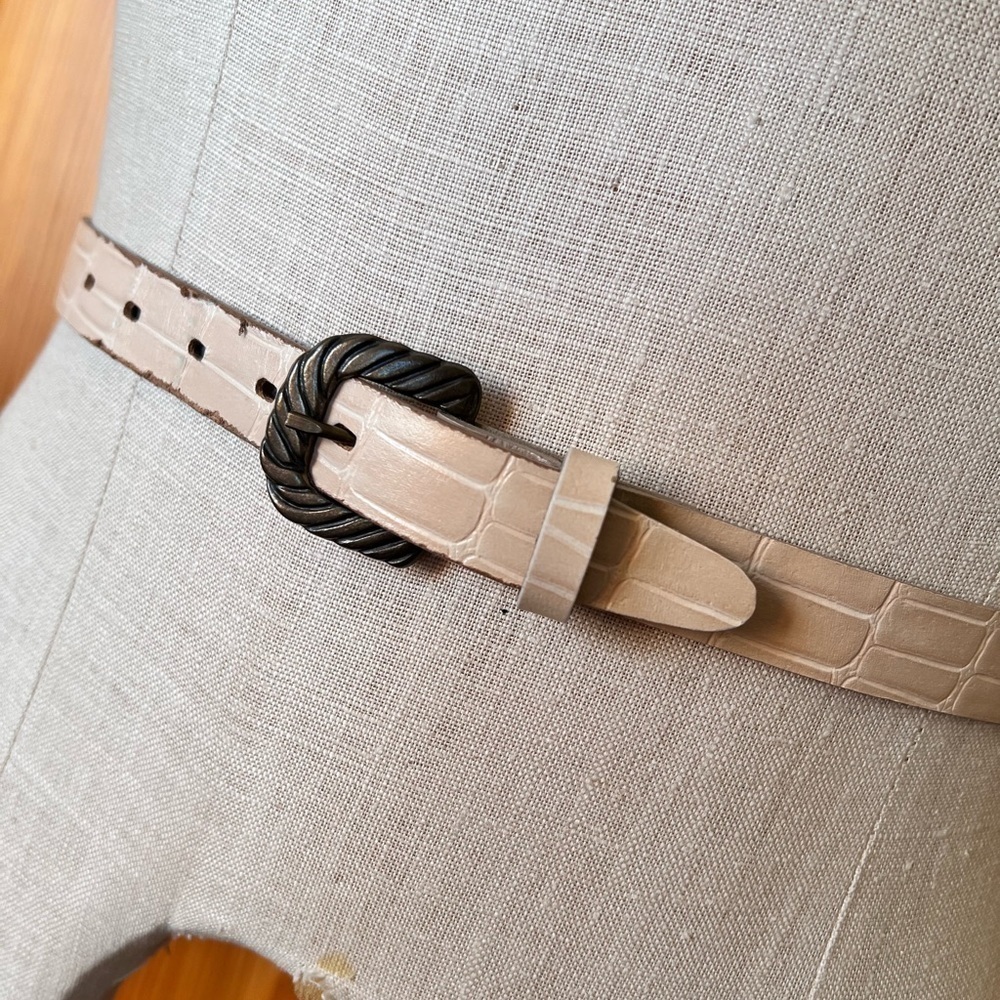 Vintage Cream Faux Leather Thin Belt Classic 80s Neutral Minimalist Jackie - Picture 3 of 6